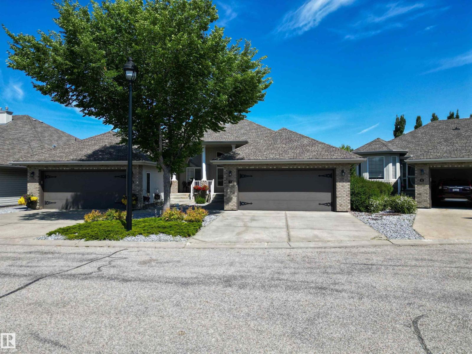 #7 10848 8 AV SW, Edmonton, Alberta
