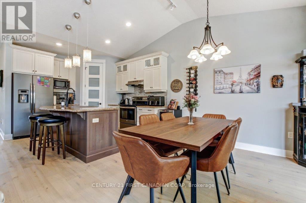 19 St.andrews Drive, St. Thomas, Ontario  N5R 0G4 - Photo 13 - X12424701