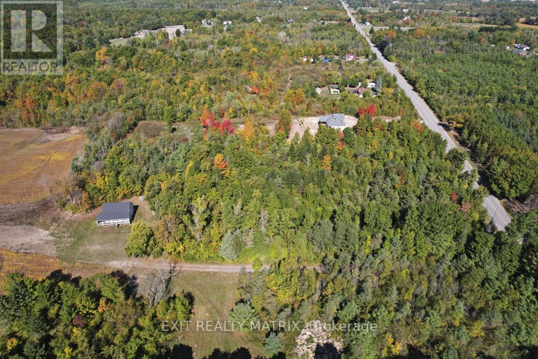 2800 Yorks Corners Road, Ottawa, Ontario  K0A 2P0 - Photo 12 - X12424578
