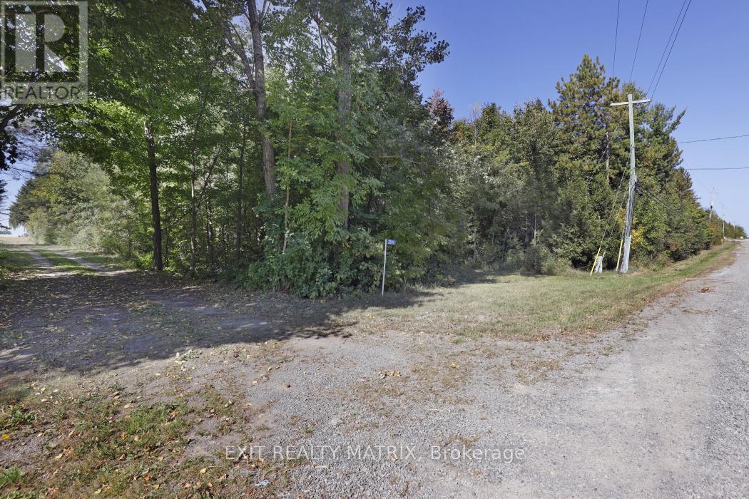 2800 Yorks Corners Road, Ottawa, Ontario  K0A 2P0 - Photo 2 - X12424578