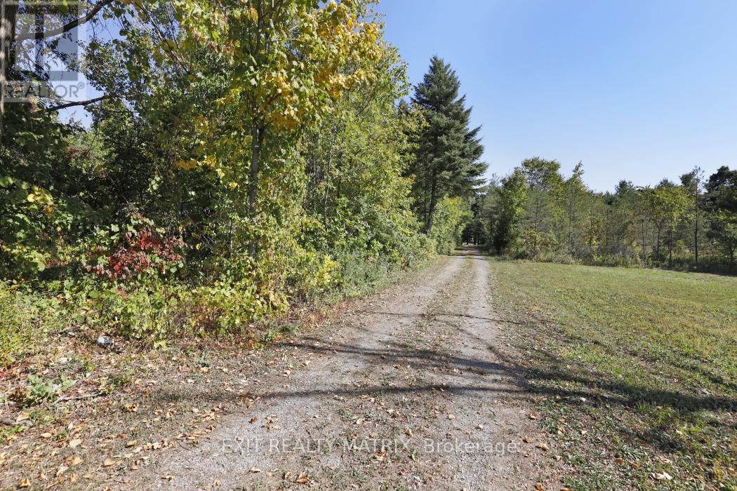 2800 Yorks Corners Road, Ottawa, Ontario  K0A 2P0 - Photo 4 - X12424578