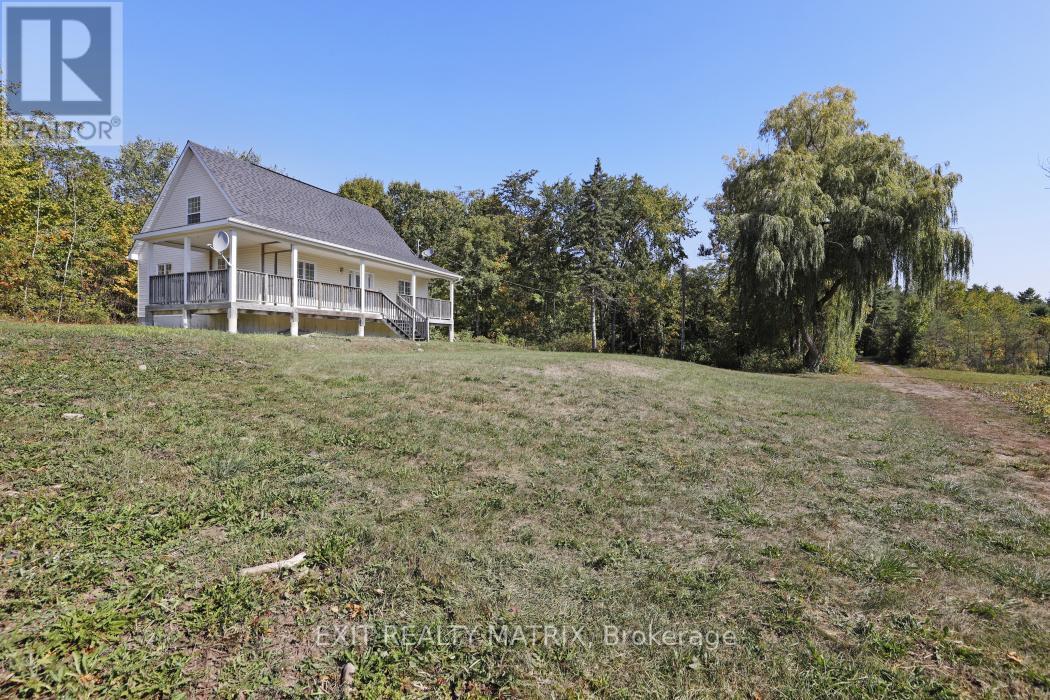 2800 Yorks Corners Road, Ottawa, Ontario  K0A 2P0 - Photo 5 - X12424578