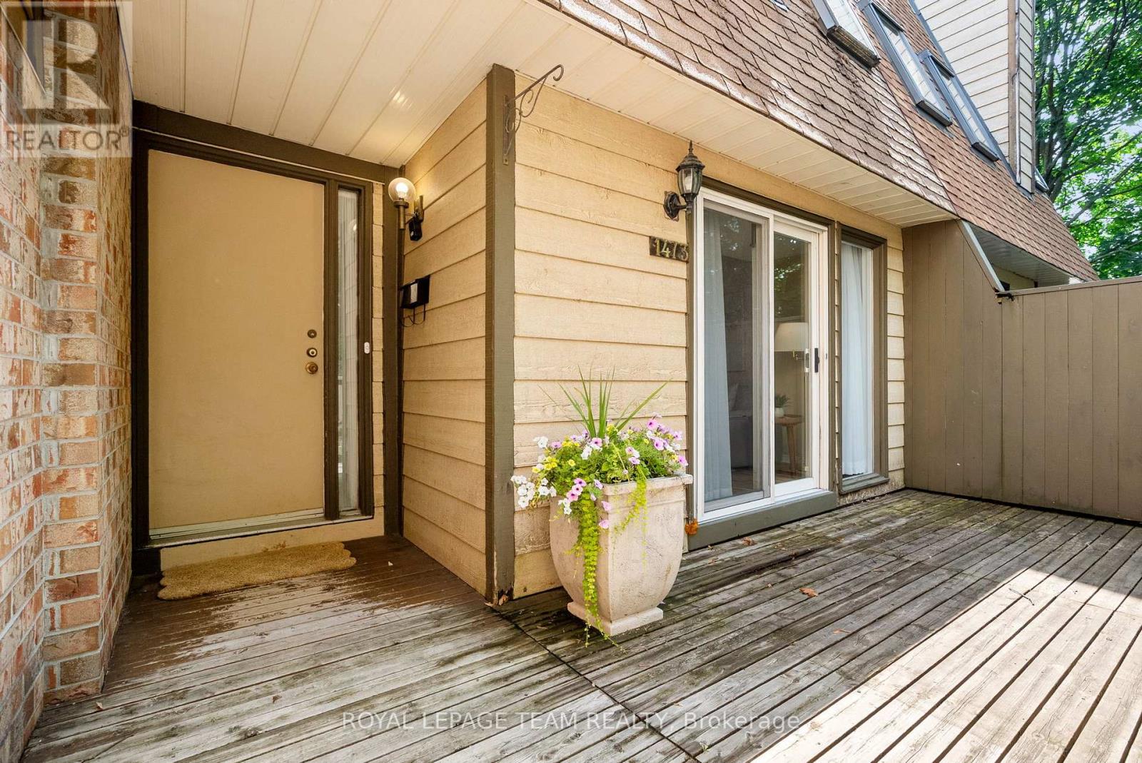 1473 Bryson Lane, Ottawa, Ontario  K1T 2T7 - Photo 2 - X12424624
