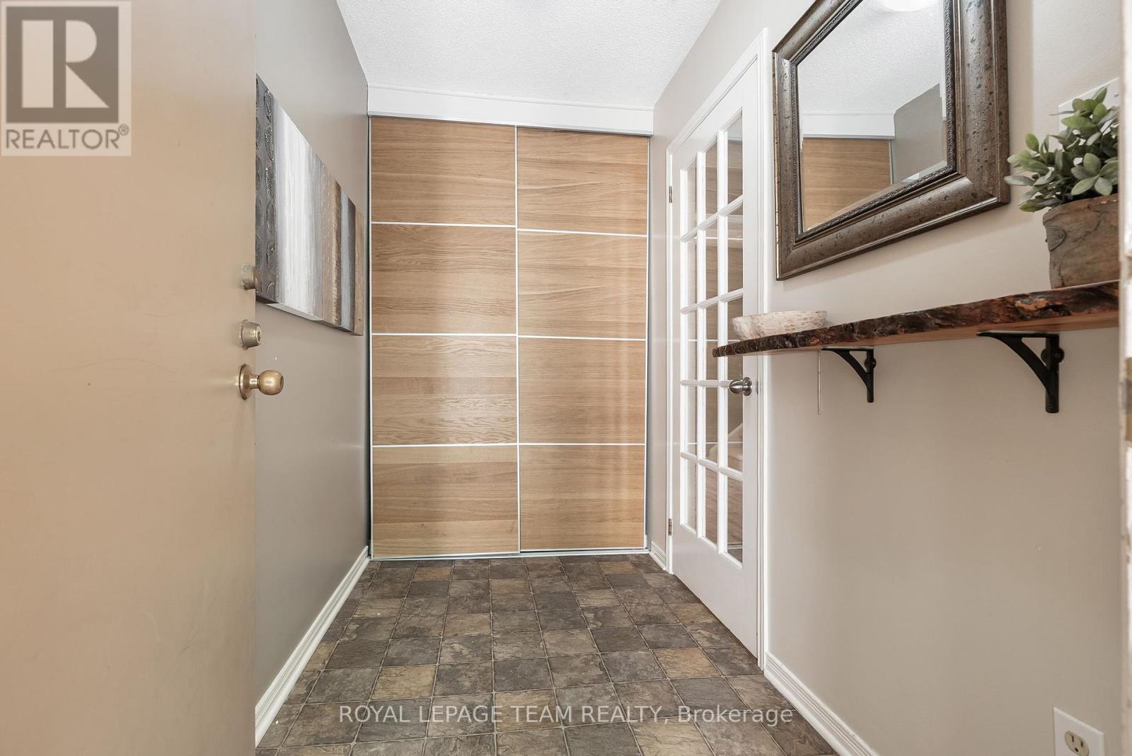 1473 Bryson Lane, Ottawa, Ontario  K1T 2T7 - Photo 4 - X12424624