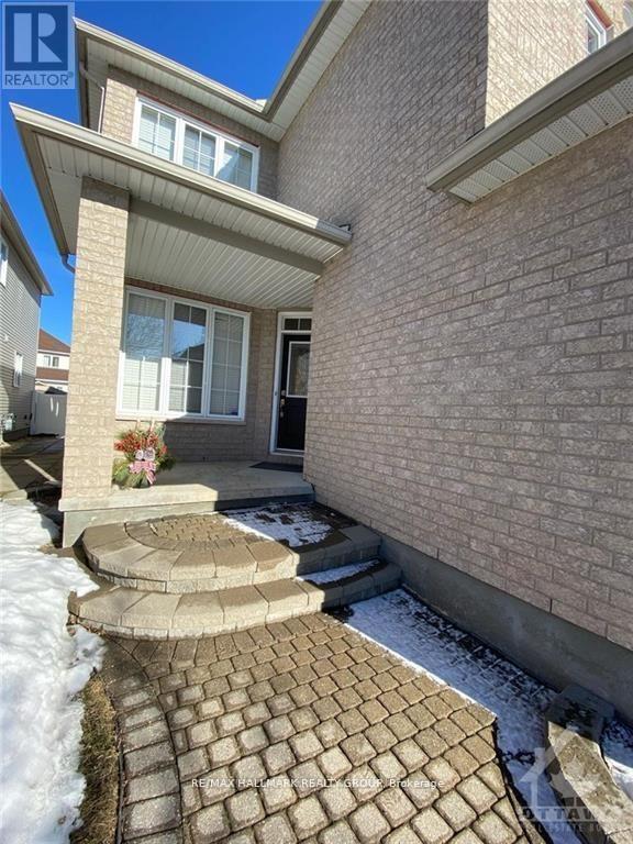 50 Bellingham Place, Ottawa, Ontario  K1T 4B3 - Photo 2 - X12424625