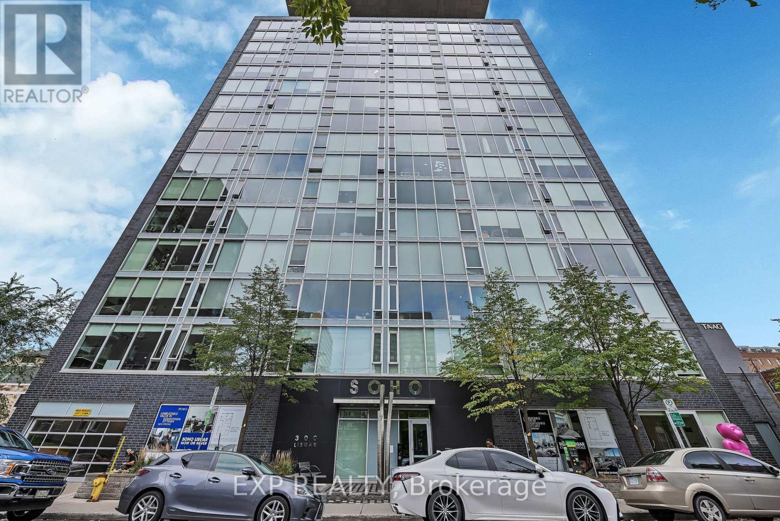 812 - 300 Lisgar Street, Ottawa, Ontario  K2P 0E2 - Photo 2 - X12424636