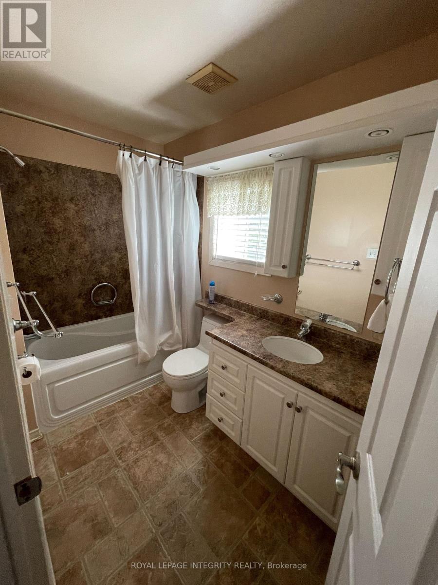 469 Guy Street, Ottawa, Ontario  K1K 1C1 - Photo 11 - X12424649