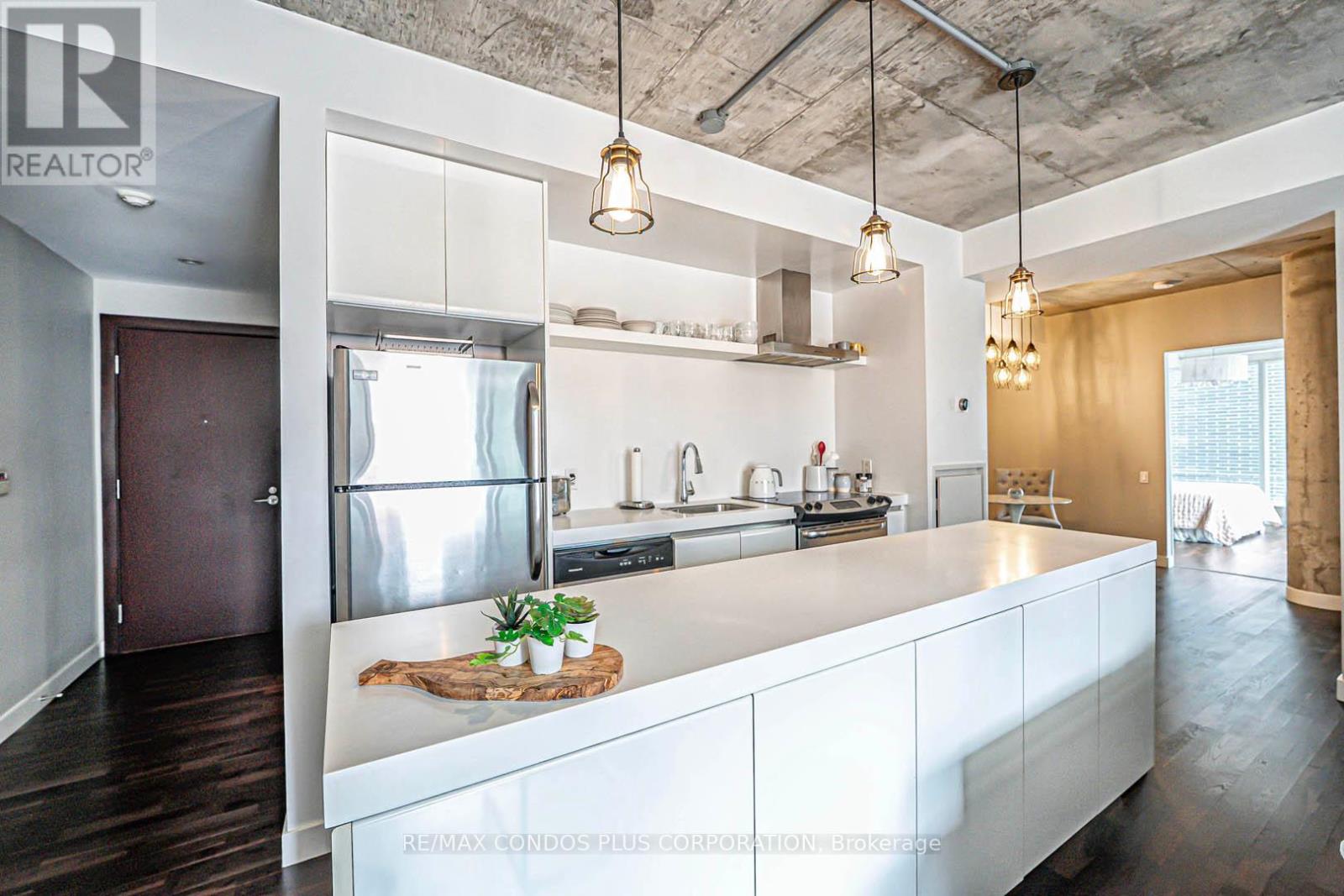 424 - 75 Portland Street, Toronto, Ontario  M5V 2M9 - Photo 1 - C12424513