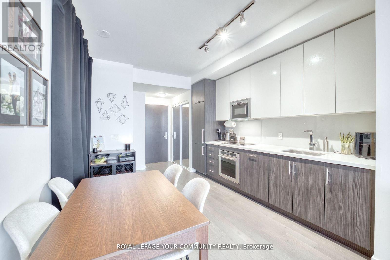 1711 - 330 Richmond Street W, Toronto, Ontario  M5V 1X2 - Photo 11 - C12424534