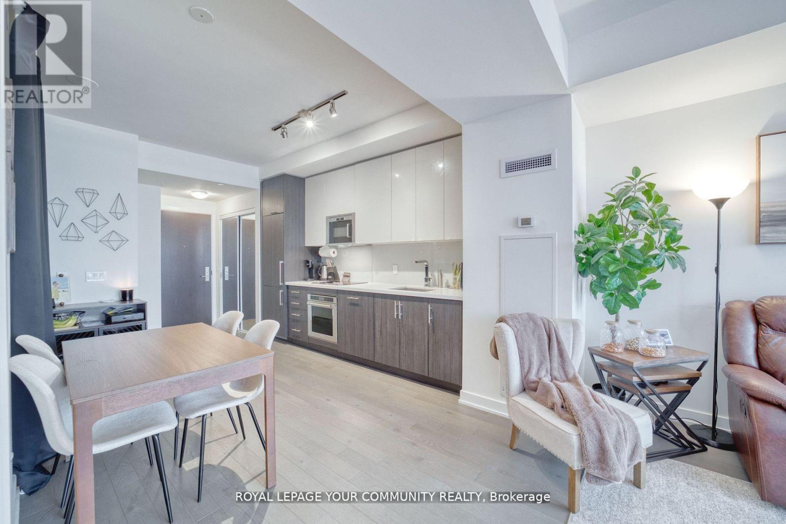 1711 - 330 Richmond Street W, Toronto, Ontario  M5V 1X2 - Photo 12 - C12424534