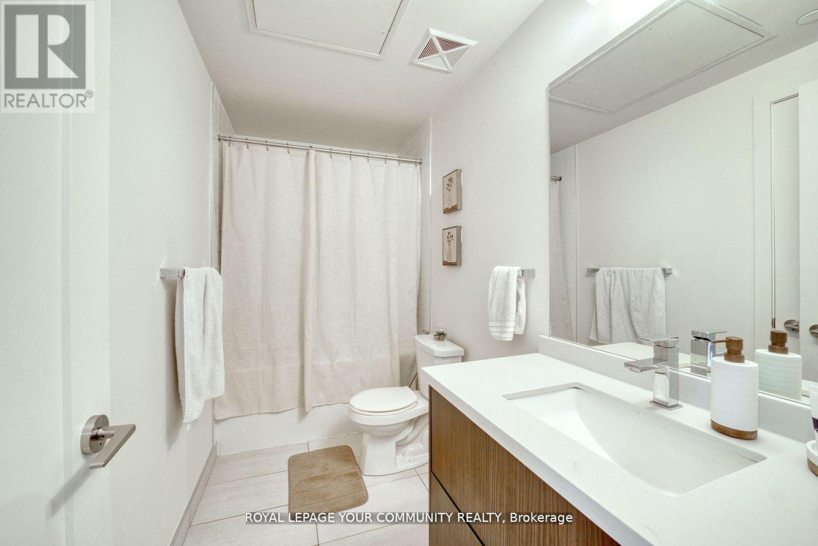 1711 - 330 Richmond Street W, Toronto, Ontario  M5V 1X2 - Photo 16 - C12424534