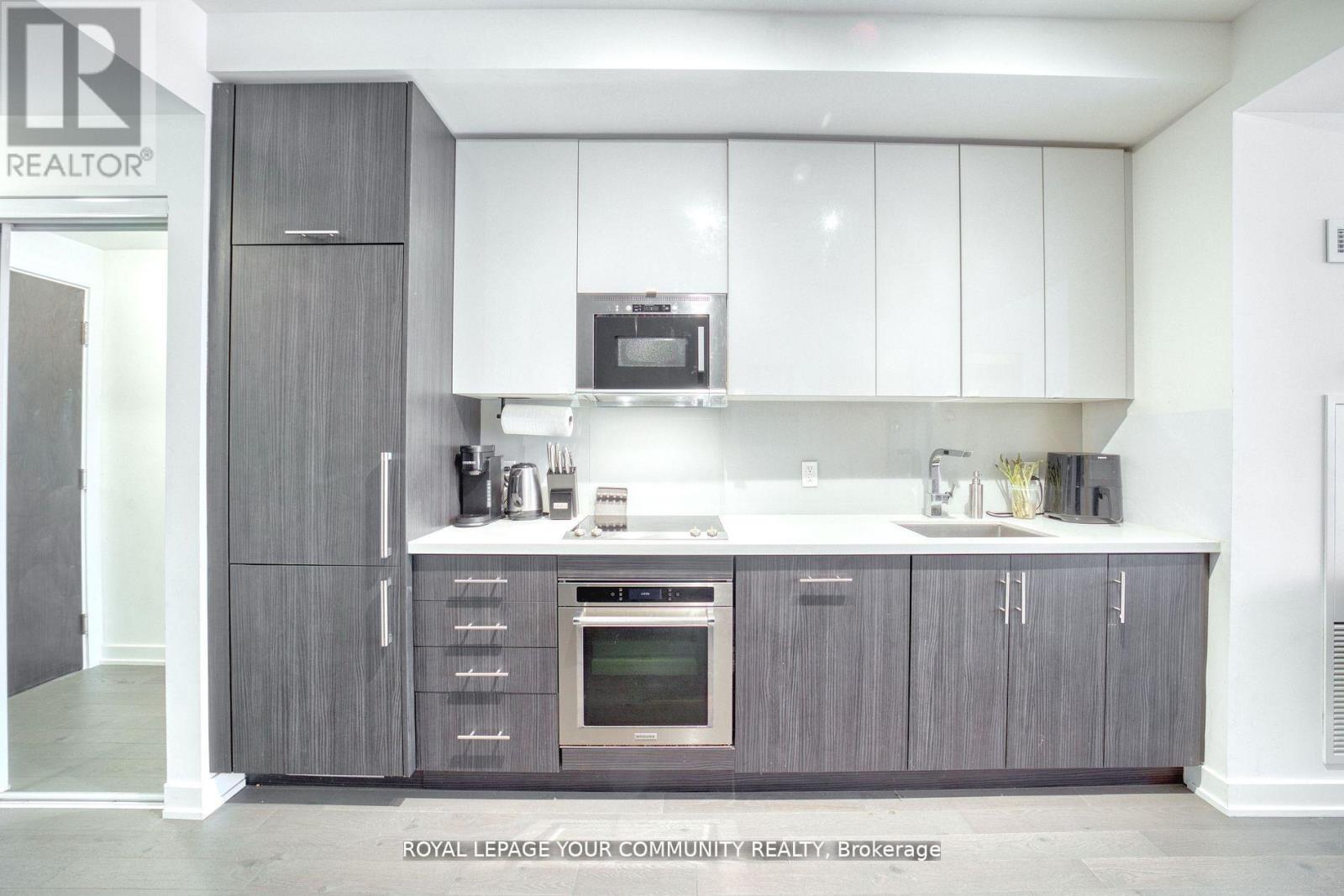 1711 - 330 Richmond Street W, Toronto, Ontario  M5V 1X2 - Photo 4 - C12424534