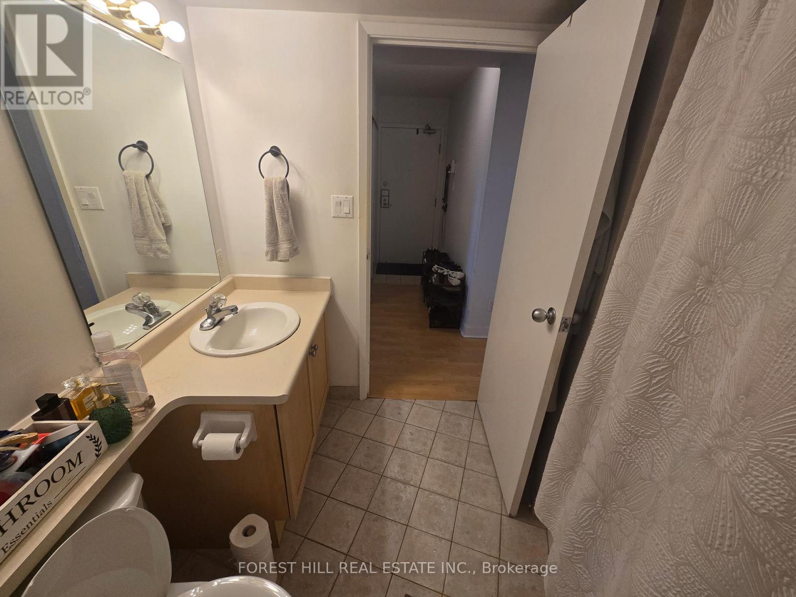 516 - 650 Queens Quay W Boulevard, Toronto, Ontario  M5V 3N2 - Photo 5 - C12424553