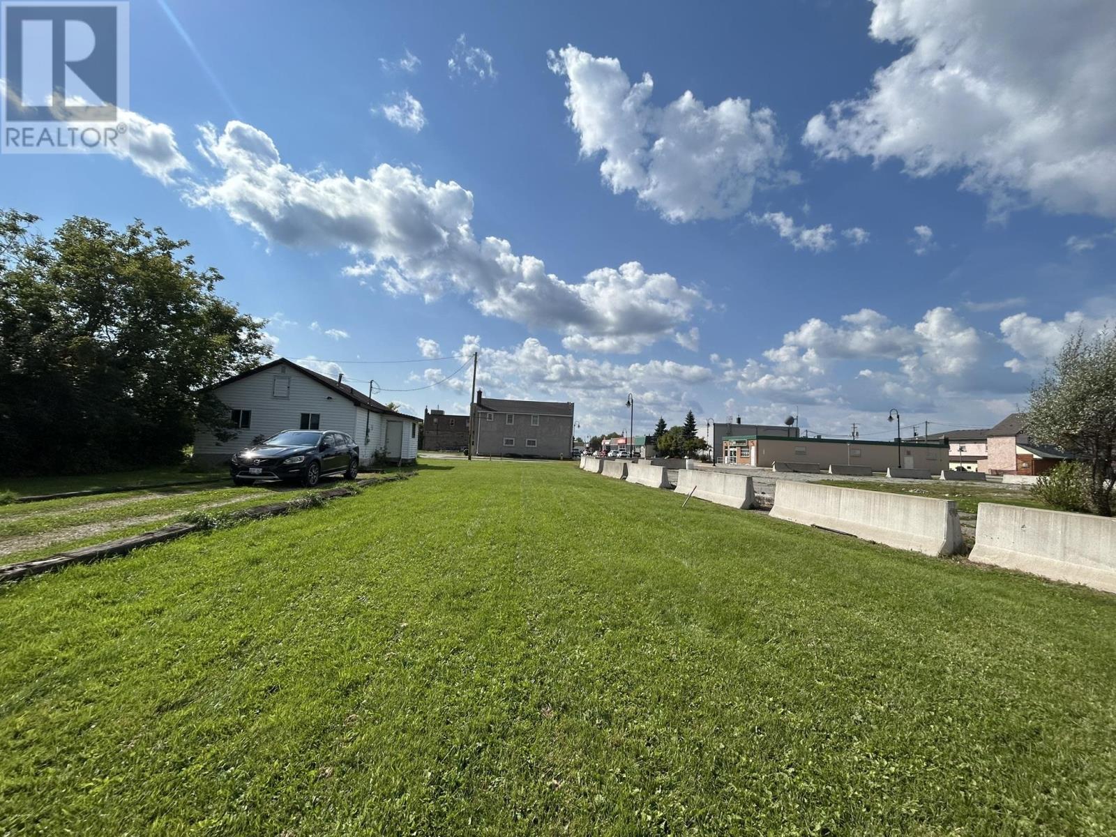 133 Burns St, Atikokan, Ontario  P0T 1C0 - Photo 2 - TB253047