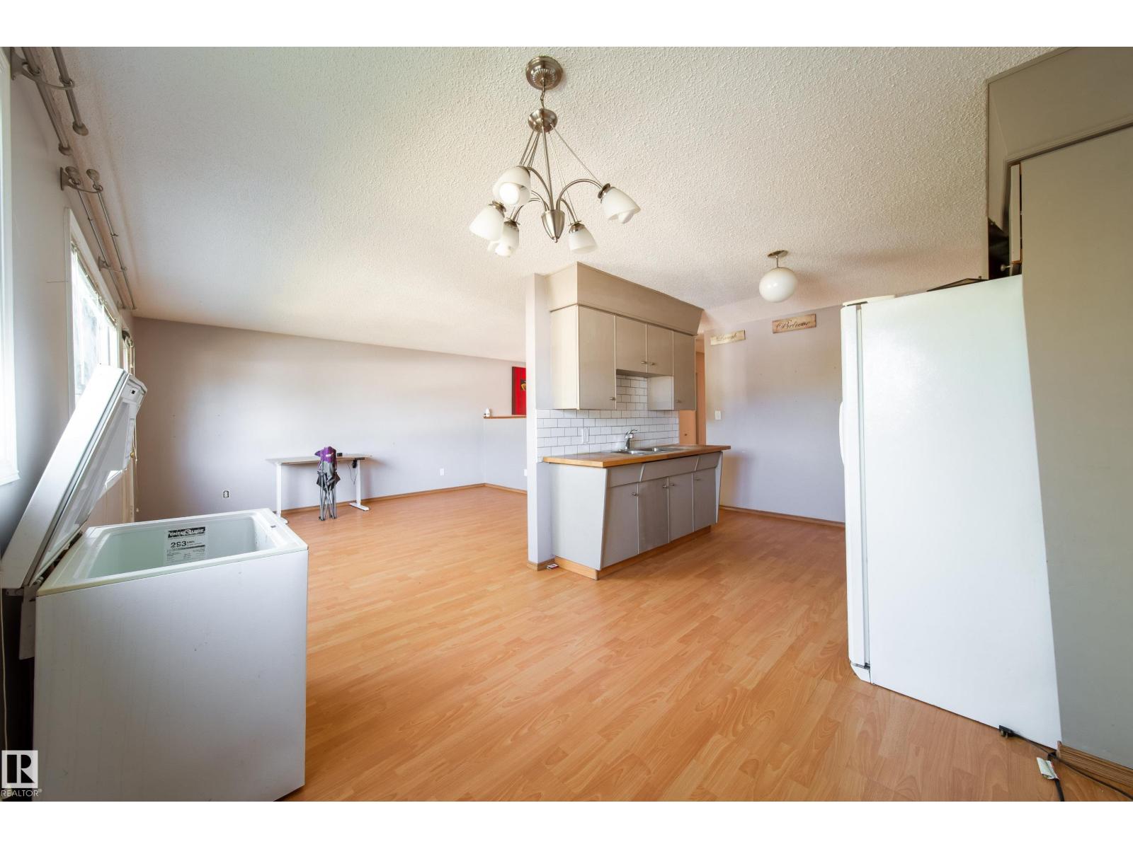 3119-3121 113 Av Nw, Edmonton, Alberta  T5W 0P3 - Photo 11 - E4458758