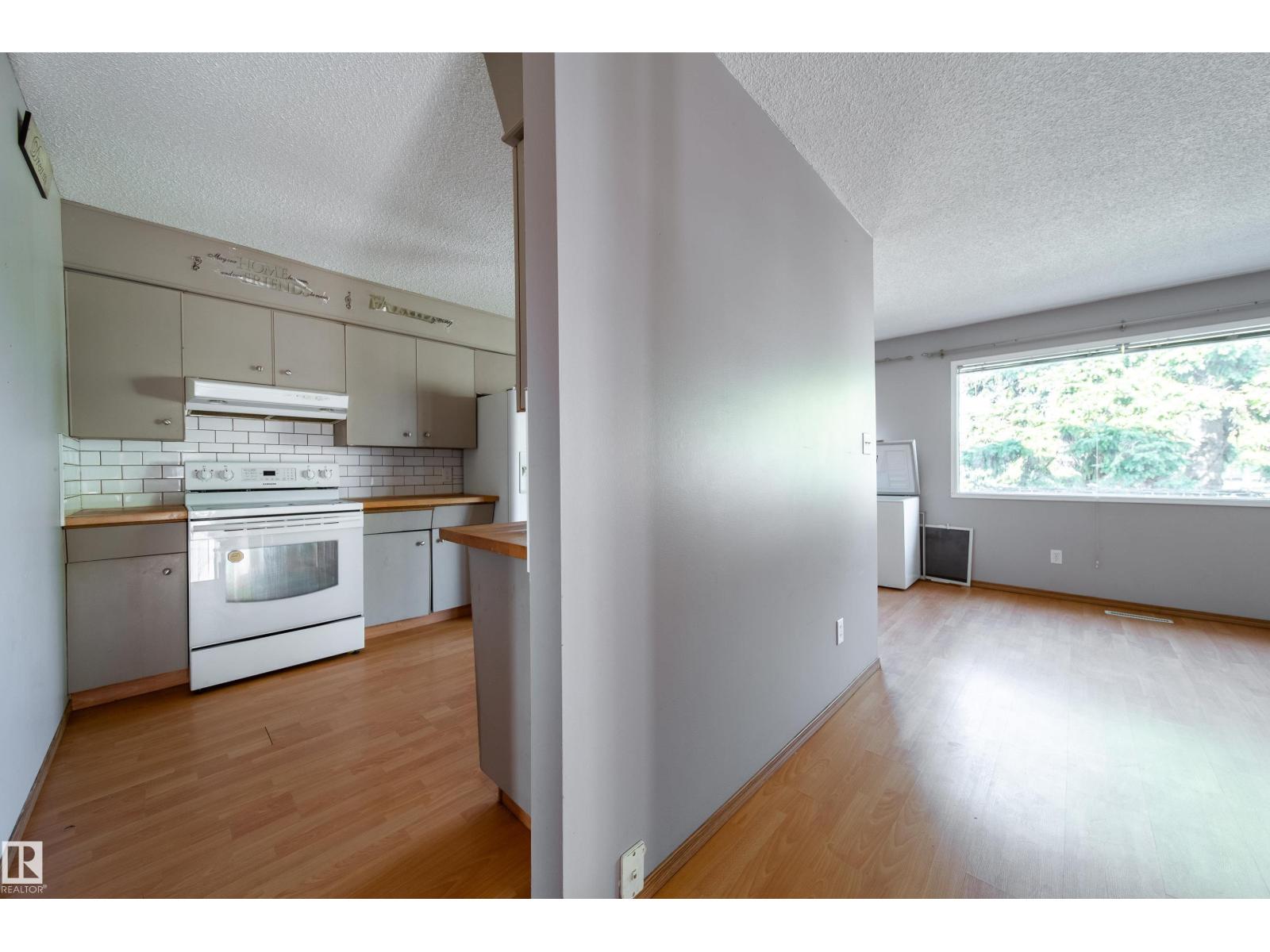 3119-3121 113 Av Nw, Edmonton, Alberta  T5W 0P3 - Photo 5 - E4458758