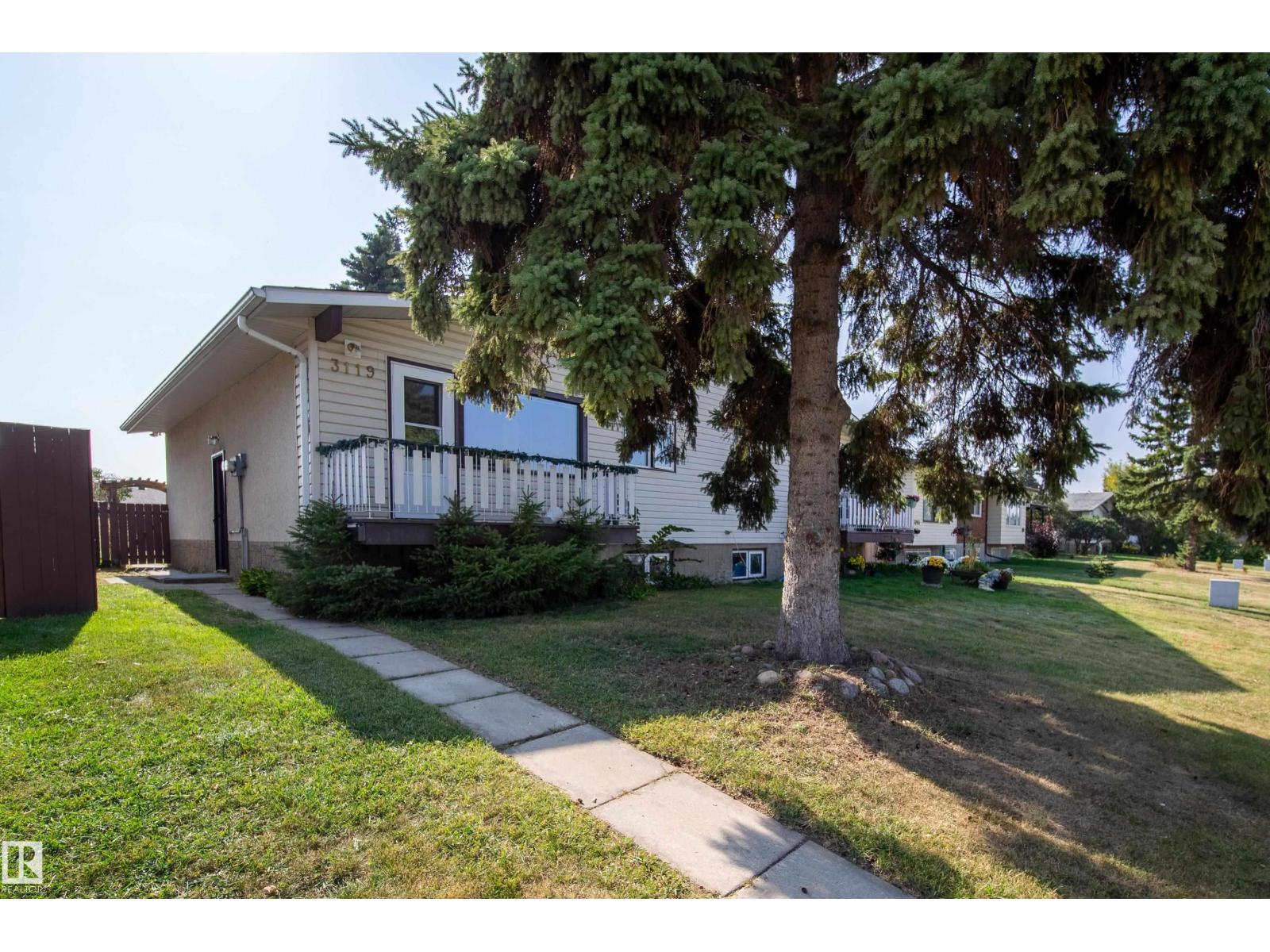 3119-3121 113 Av Nw, Edmonton, Alberta  T5W 0P3 - Photo 3 - E4458758
