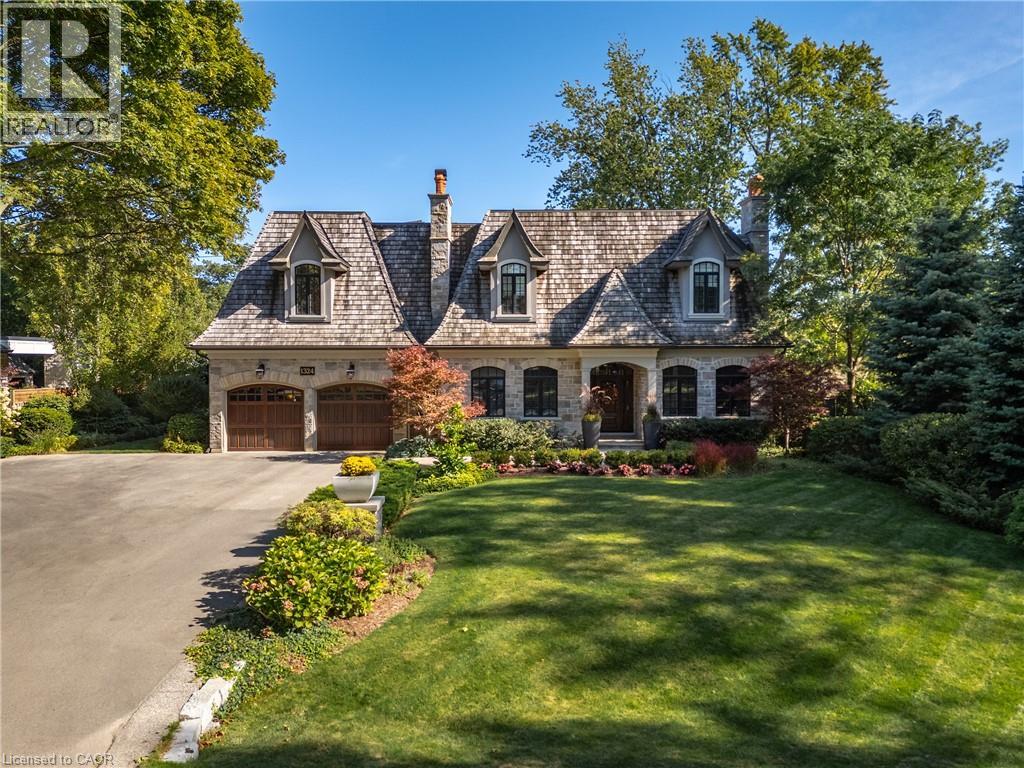 1324 CAMBRIDGE Drive, Oakville, Ontario