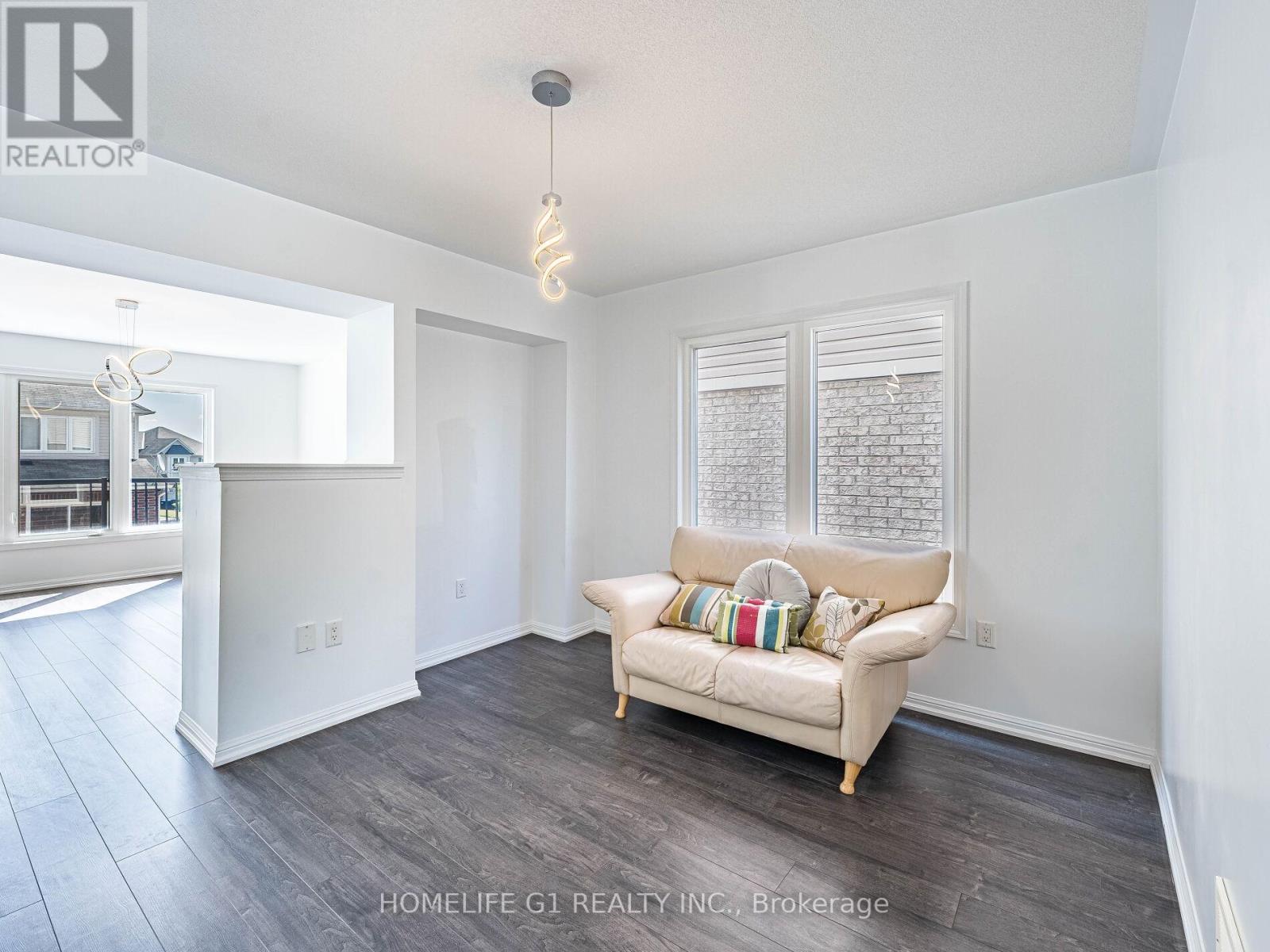 23 Davidson Drive, New Tecumseth (Alliston), Ontario  L9R 0E4 - Photo 4 - N12424543