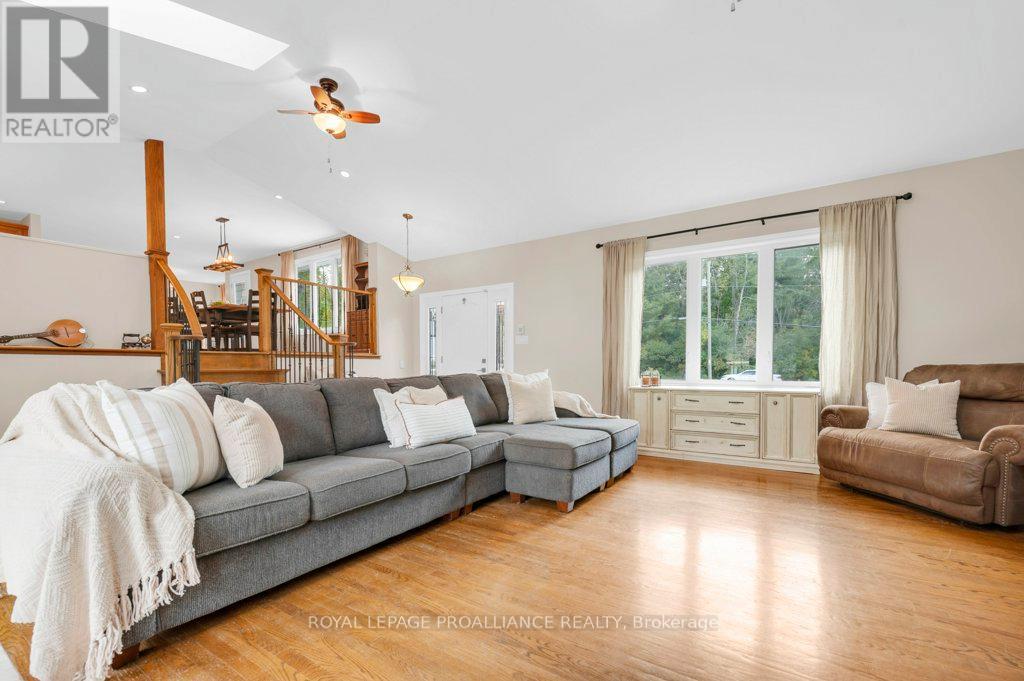 466 Mackenzie Road, Quinte West, Ontario  K0K 2C0 - Photo 13 - X12424592