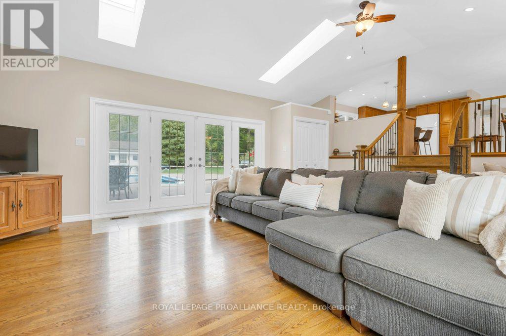 466 Mackenzie Road, Quinte West, Ontario  K0K 2C0 - Photo 14 - X12424592