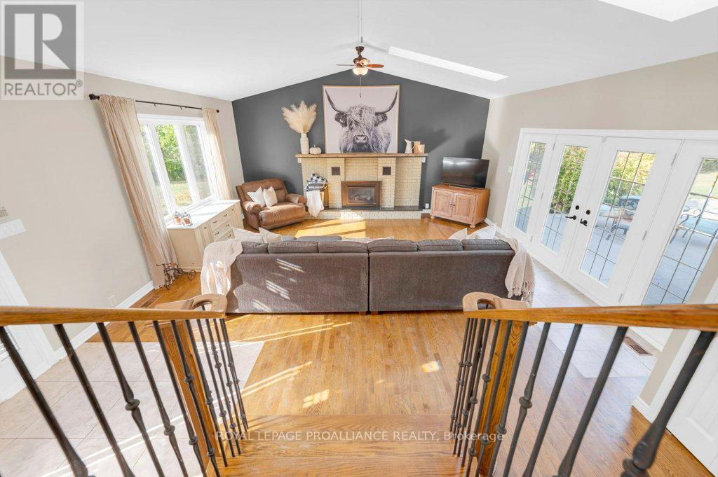 466 Mackenzie Road, Quinte West, Ontario  K0K 2C0 - Photo 15 - X12424592