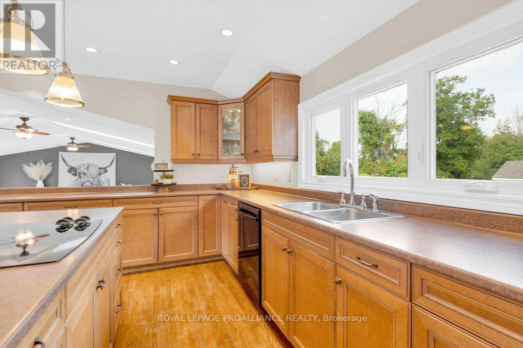 466 Mackenzie Road, Quinte West, Ontario  K0K 2C0 - Photo 19 - X12424592