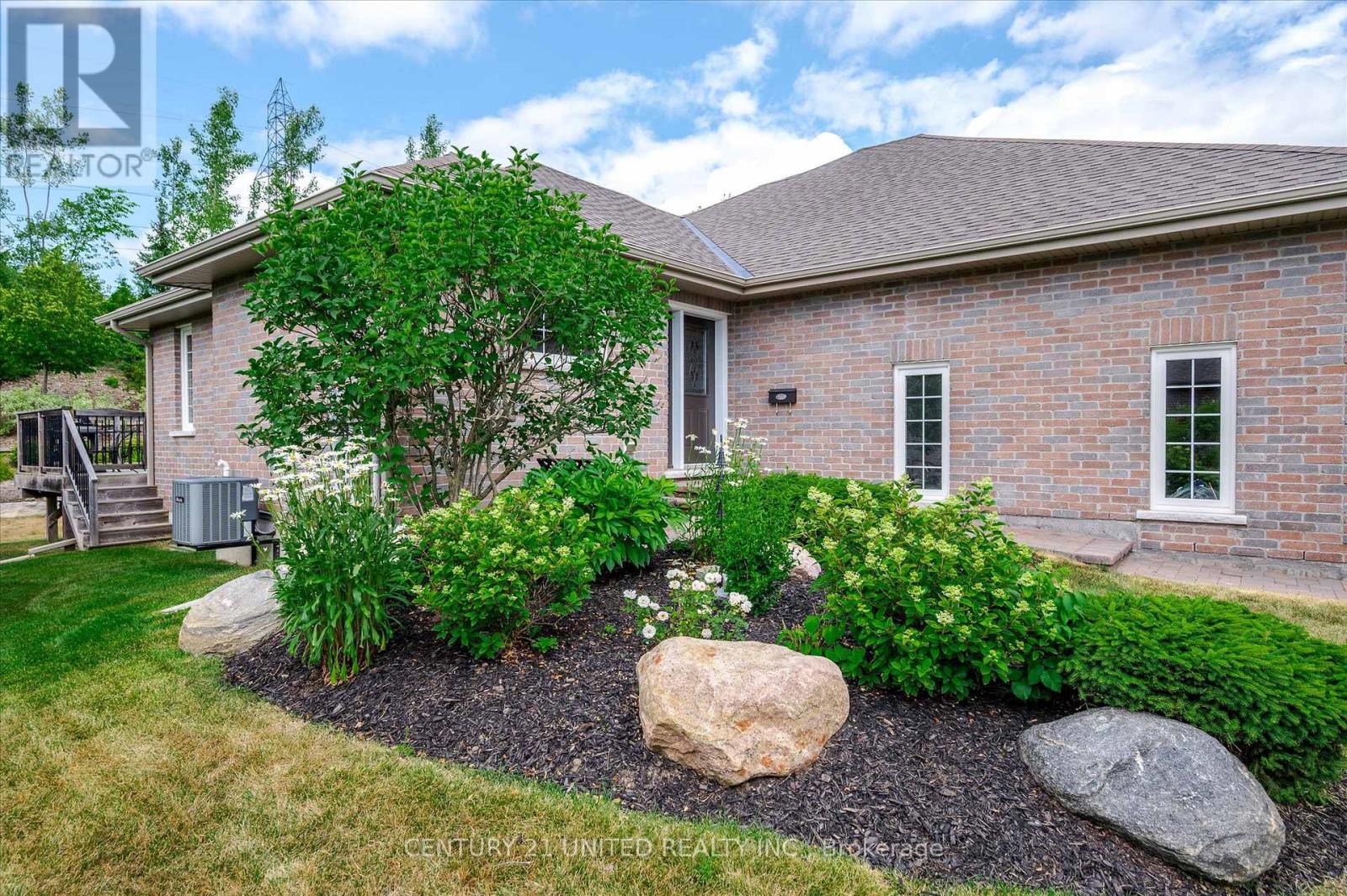 194 - 301 Carnegie Avenue, Peterborough, Ontario  K9L 0G1 - Photo 2 - X12424601