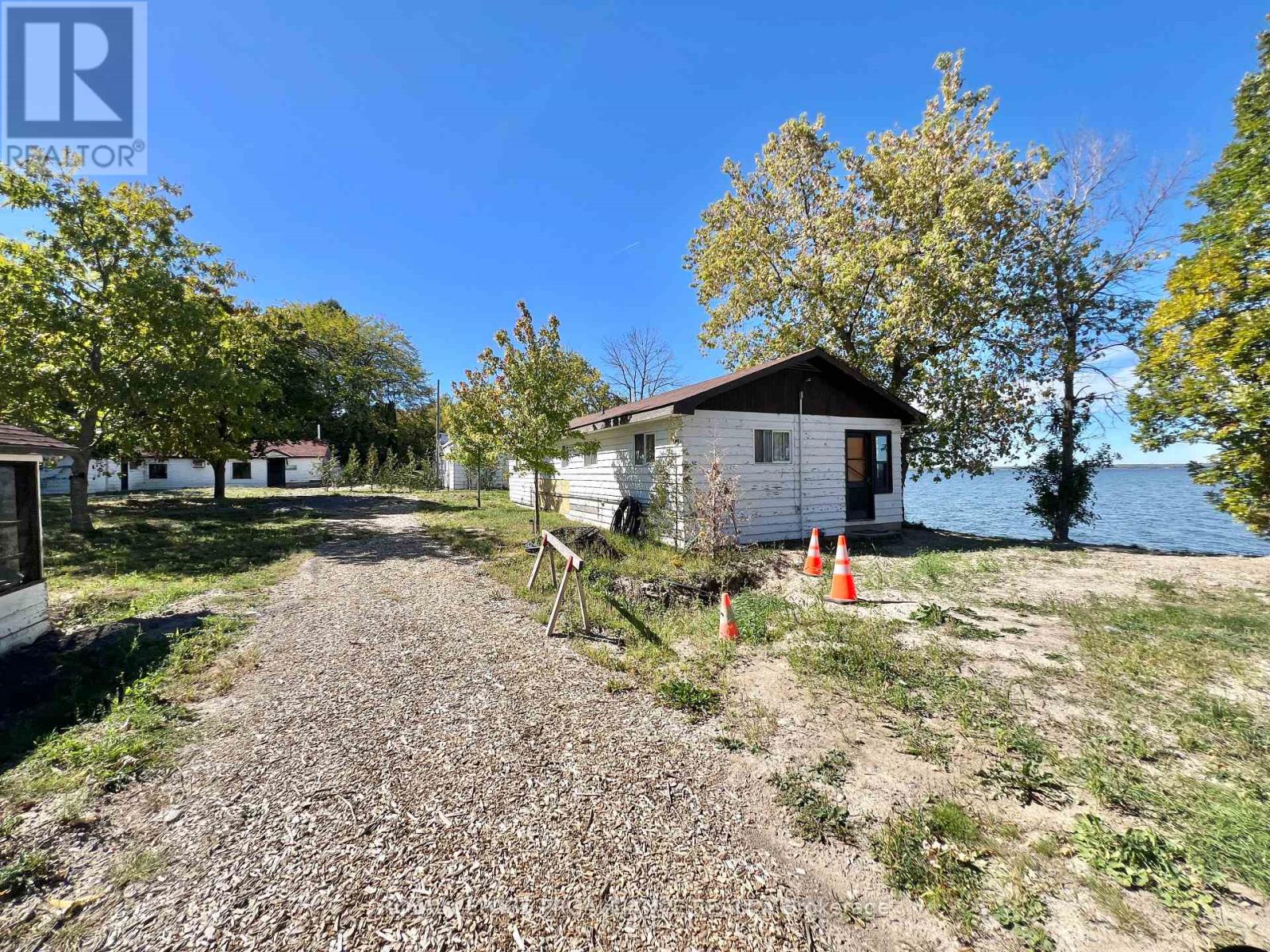 34 Owen Lane, Prince Edward County, Ontario  K0K 1W0 - Photo 5 - X12424610
