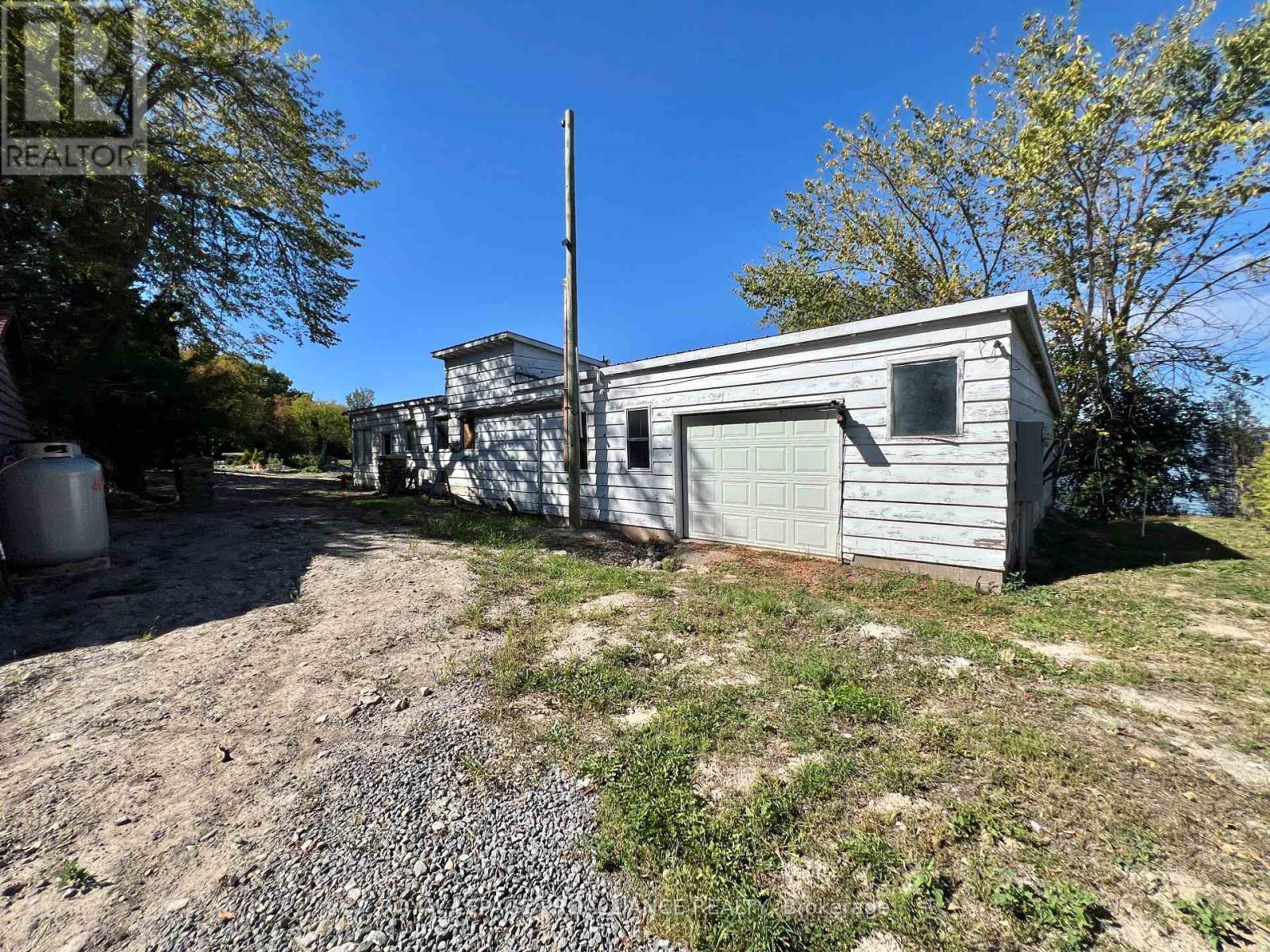 34 Owen Lane, Prince Edward County, Ontario  K0K 1W0 - Photo 7 - X12424610