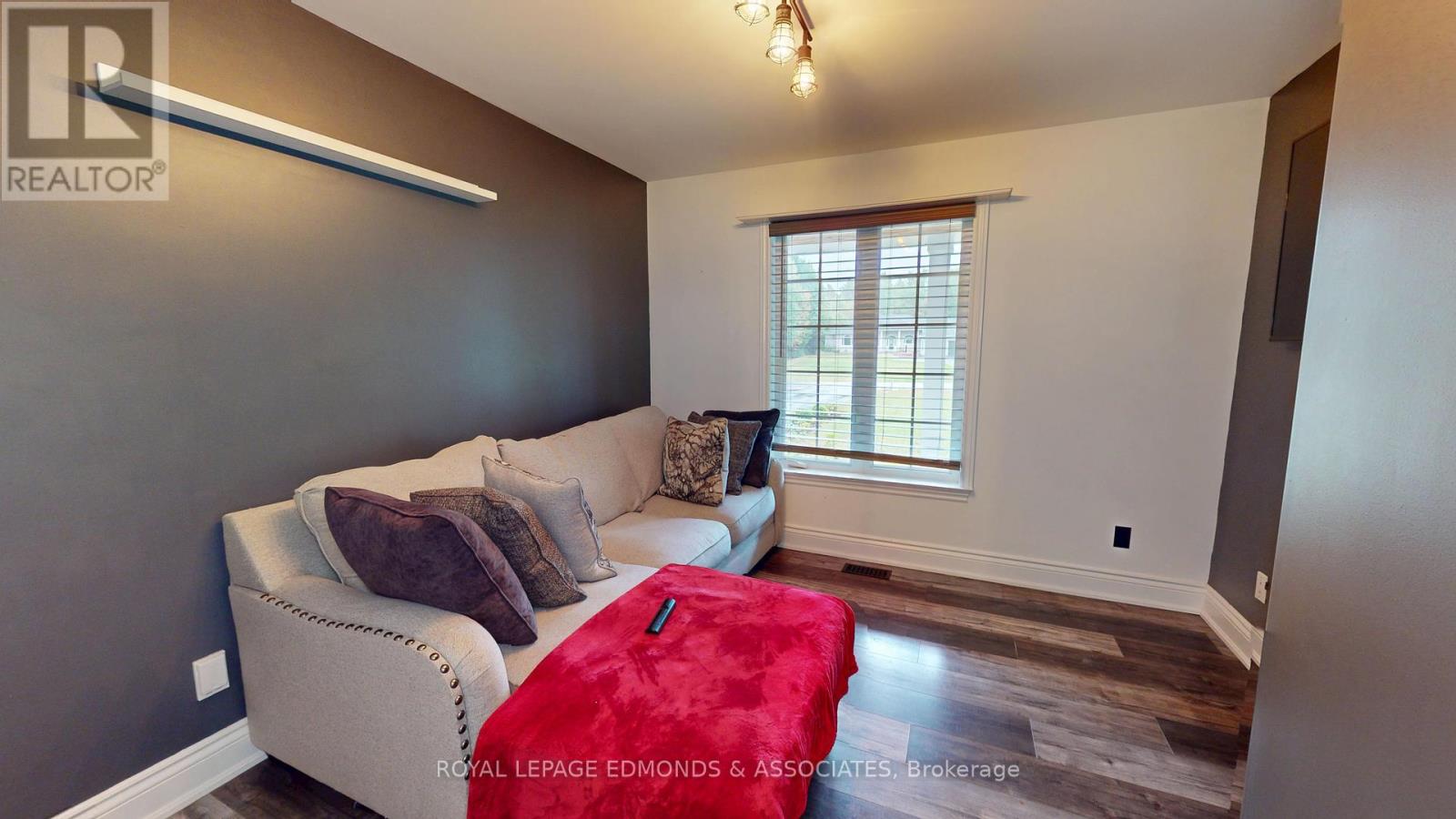 4 Steffen Street, Petawawa, Ontario  K8H 3L8 - Photo 19 - X12421903