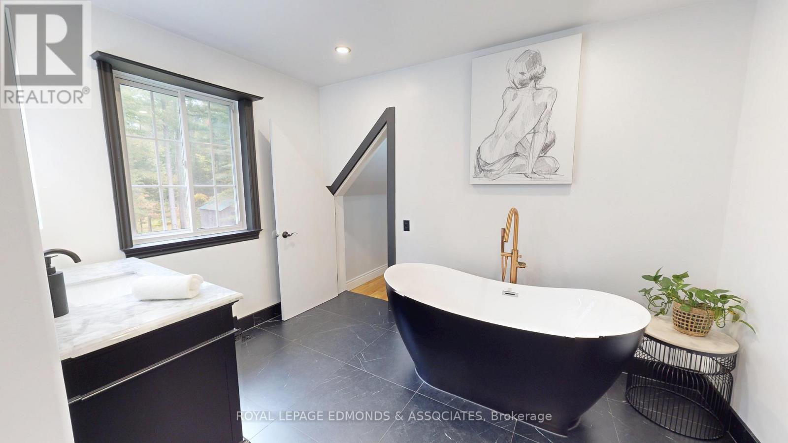 4 Steffen Street, Petawawa, Ontario  K8H 3L8 - Photo 36 - X12421903