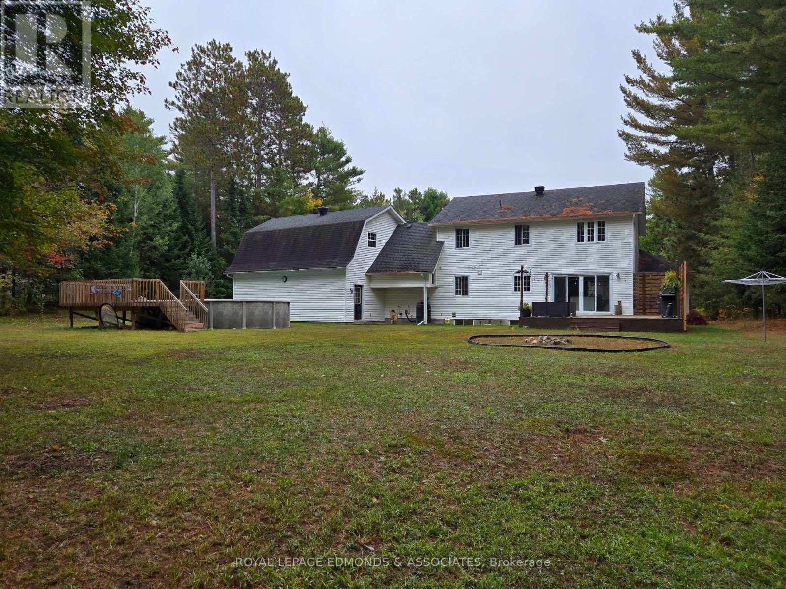 4 Steffen Street, Petawawa, Ontario  K8H 3L8 - Photo 6 - X12421903
