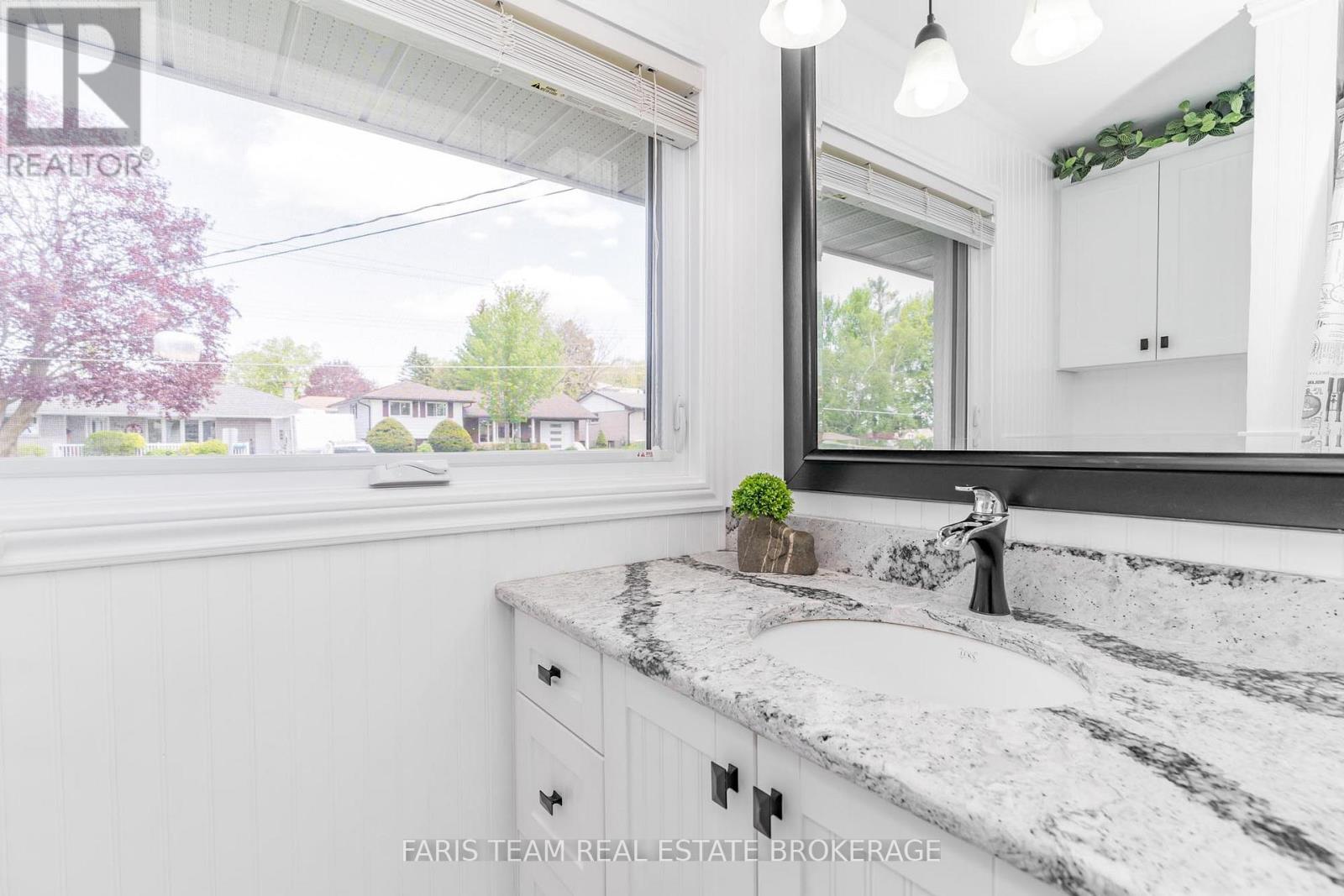 550 Manly Street, Midland, Ontario  L4R 3G3 - Photo 15 - S12424544