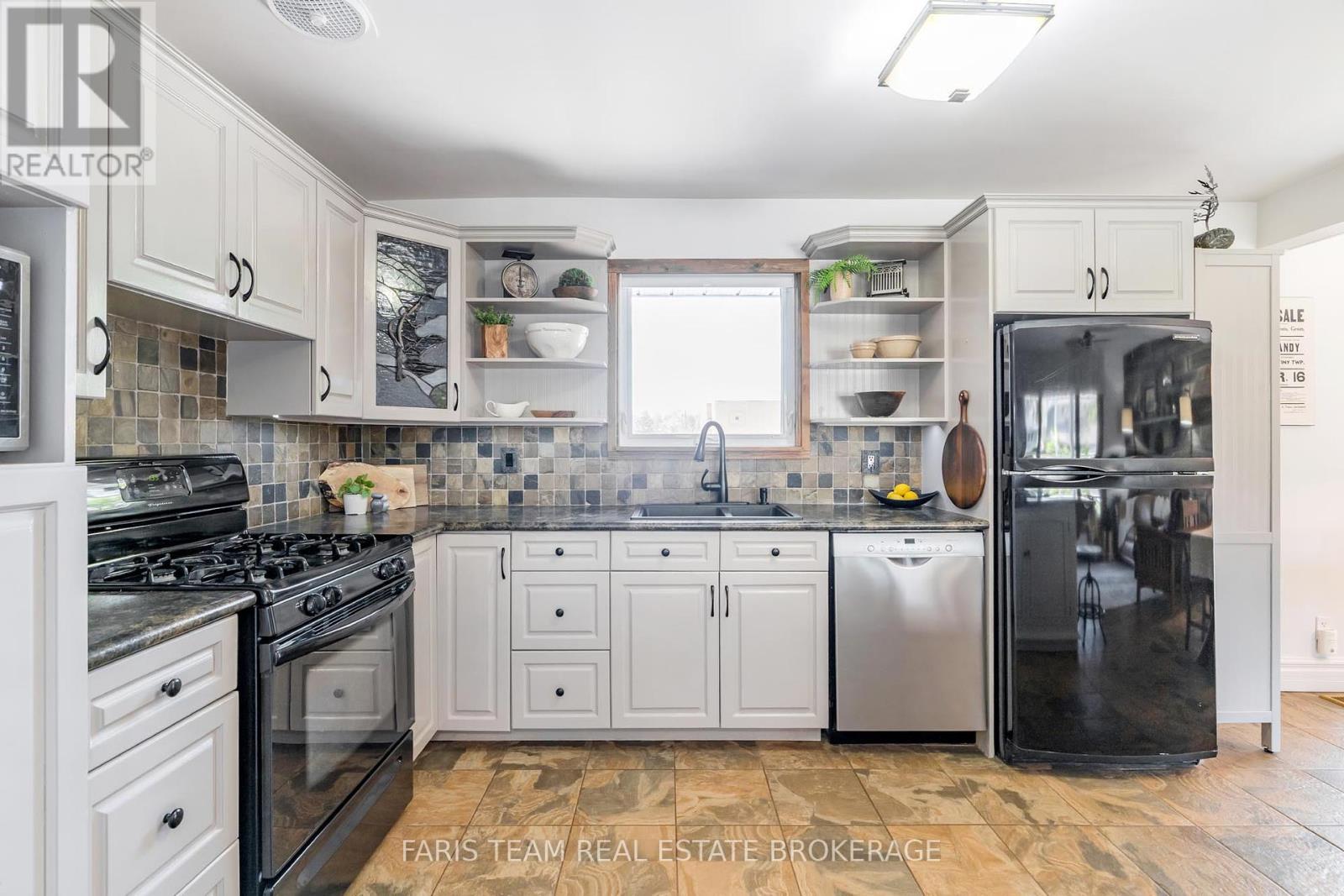 550 Manly Street, Midland, Ontario  L4R 3G3 - Photo 3 - S12424544