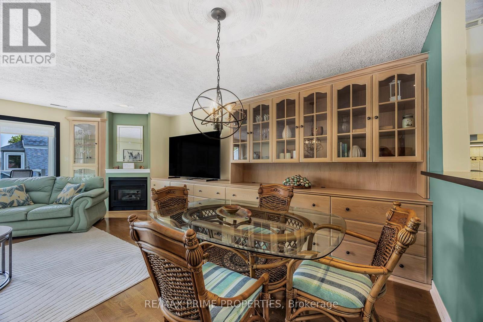 201 - 585 Atherley Road, Orillia, Ontario  L3V 7L5 - Photo 8 - S12424558
