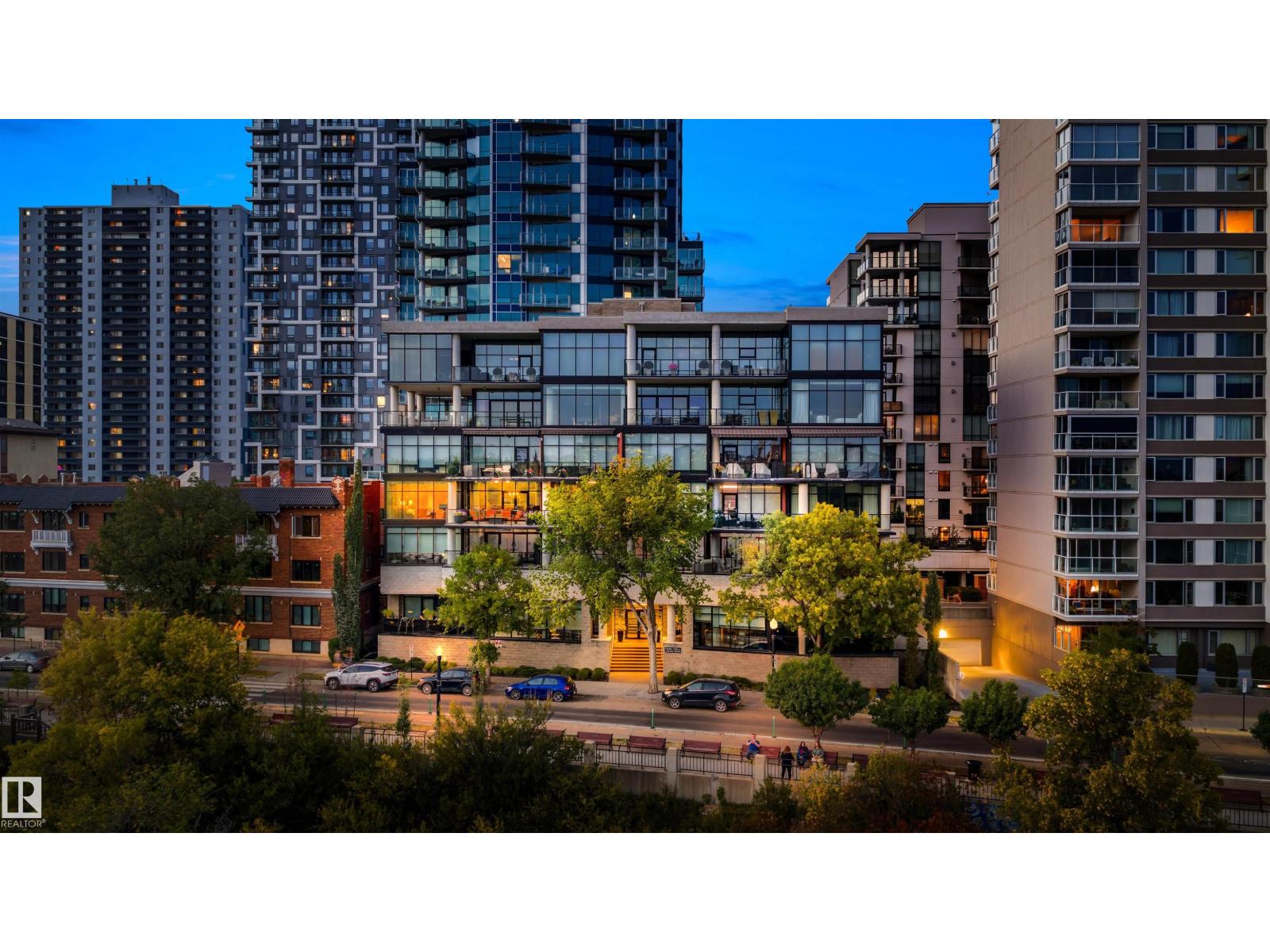 #301 11930 100 Av Nw, Edmonton, Alberta  T5K 0K5 - Photo 1 - E4459256