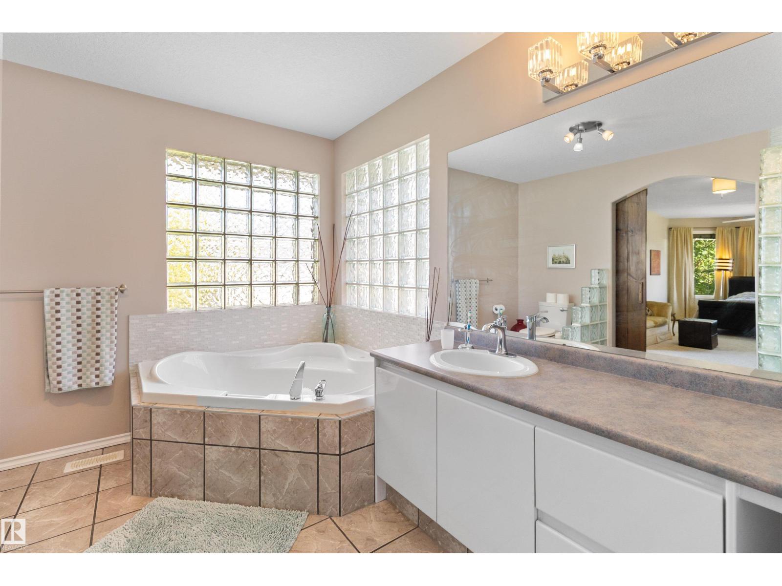 133 Kulawy Dr Nw, Edmonton, Alberta  T6L 6T9 - Photo 40 - E4459257