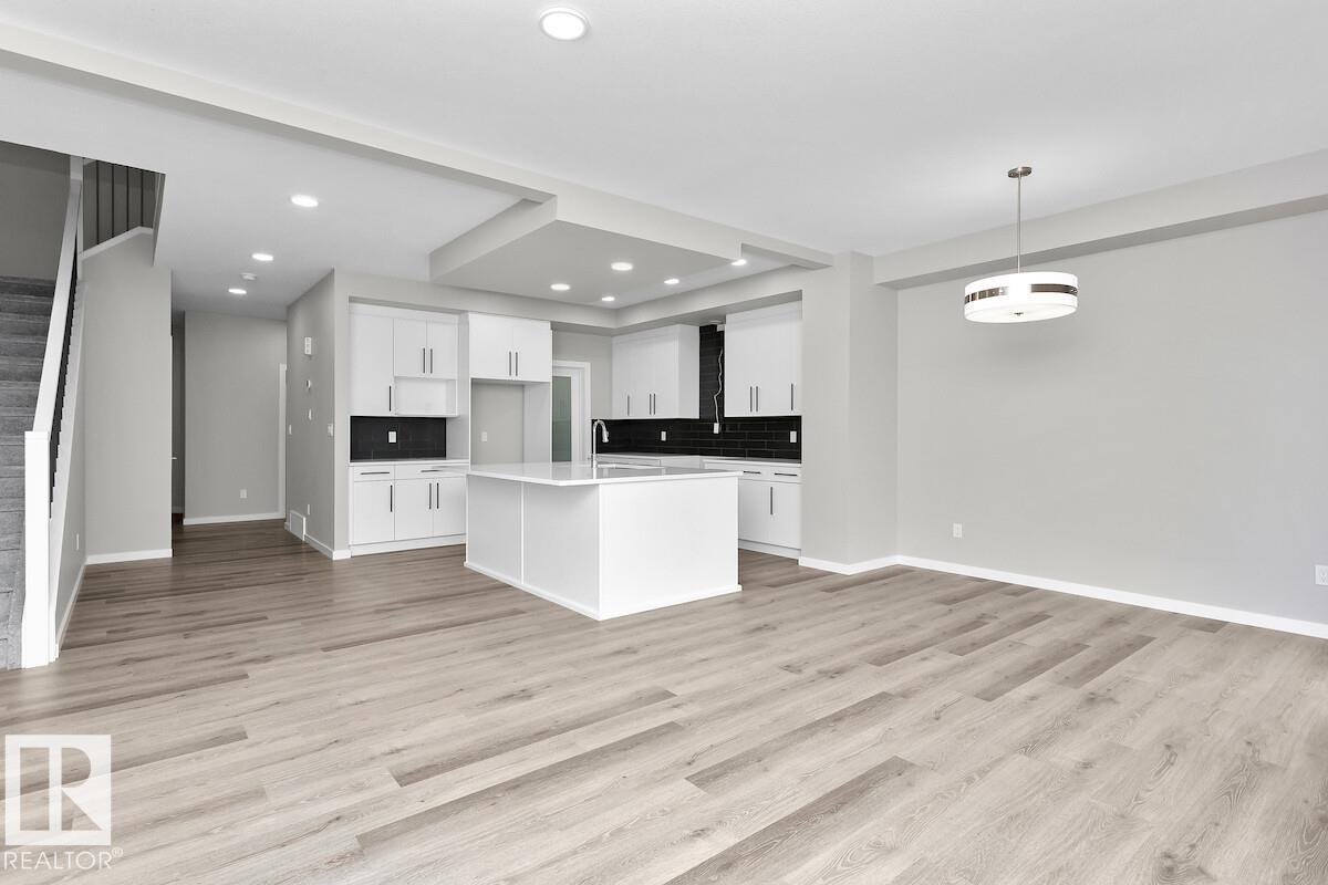 2367 Egret Wy Nw, Edmonton, Alberta  T6M 3G8 - Photo 3 - E4459258