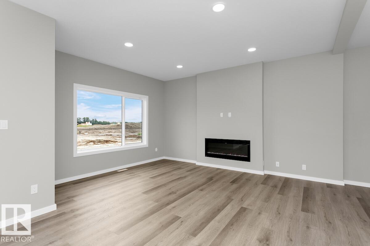 2367 Egret Wy Nw, Edmonton, Alberta  T6M 3G8 - Photo 5 - E4459258