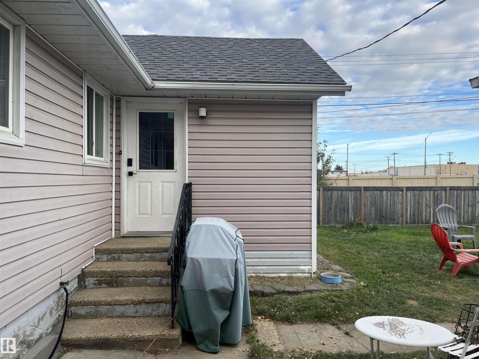 10227 102 St, Westlock, Alberta  T7P 1X8 - Photo 2 - E4459259