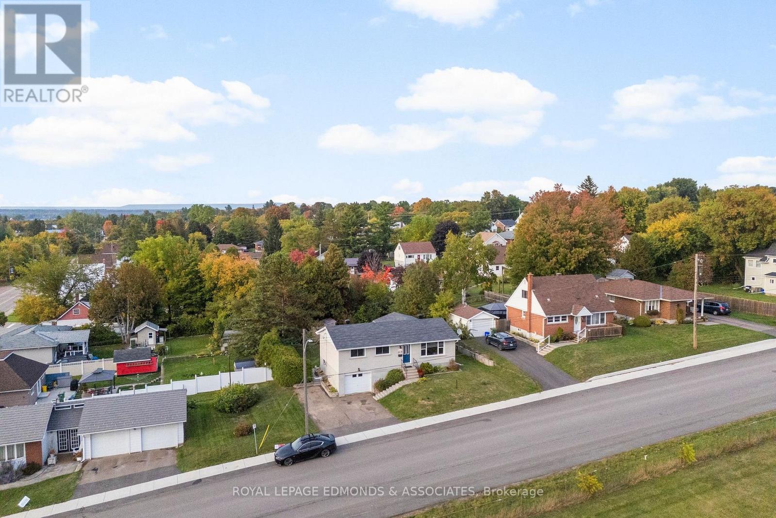 117 Bell Street, Pembroke, Ontario  K8A 2J7 - Photo 2 - X12424680