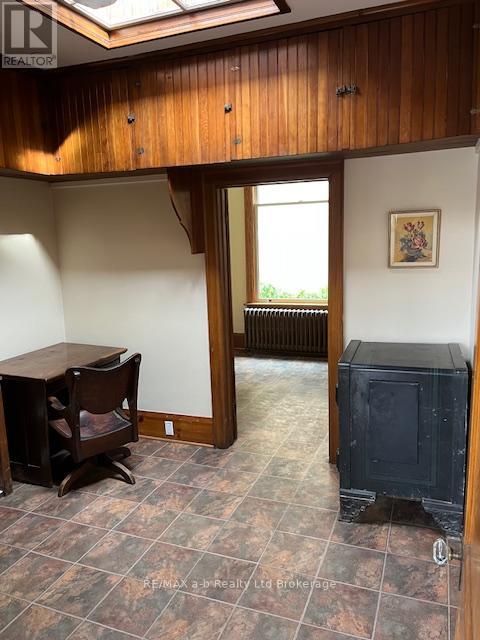 55 King Street W, Ingersoll, Ontario  N5C 2J7 - Photo 7 - X12424661