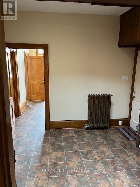 55 King Street W, Ingersoll, Ontario  N5C 2J7 - Photo 9 - X12424661