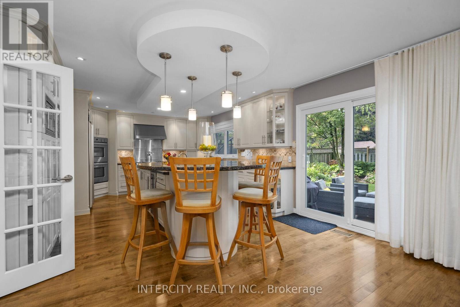 1574 Heritage Way, Oakville, Ontario  L6M 2Z5 - Photo 12 - W12424529