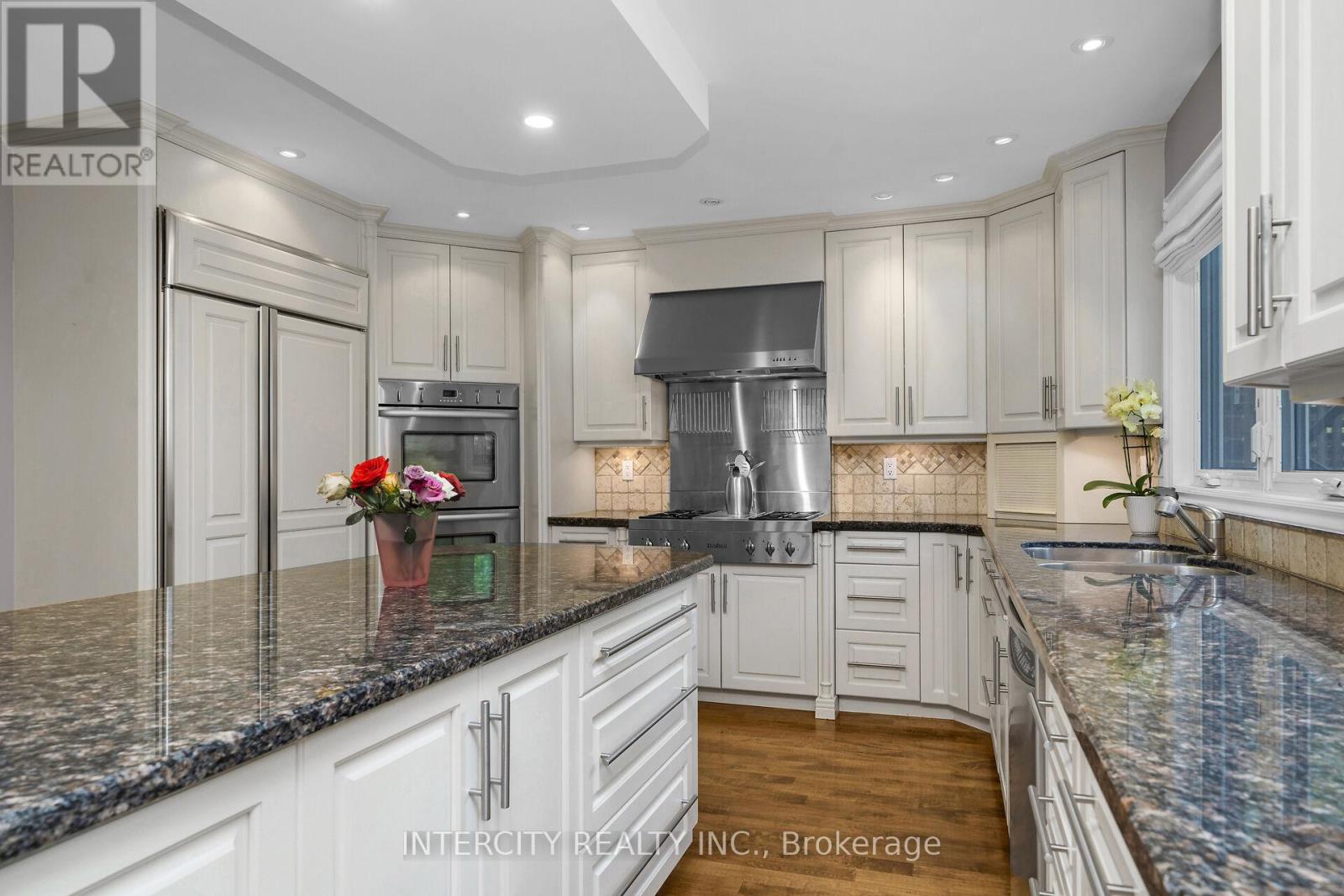 1574 Heritage Way, Oakville, Ontario  L6M 2Z5 - Photo 13 - W12424529