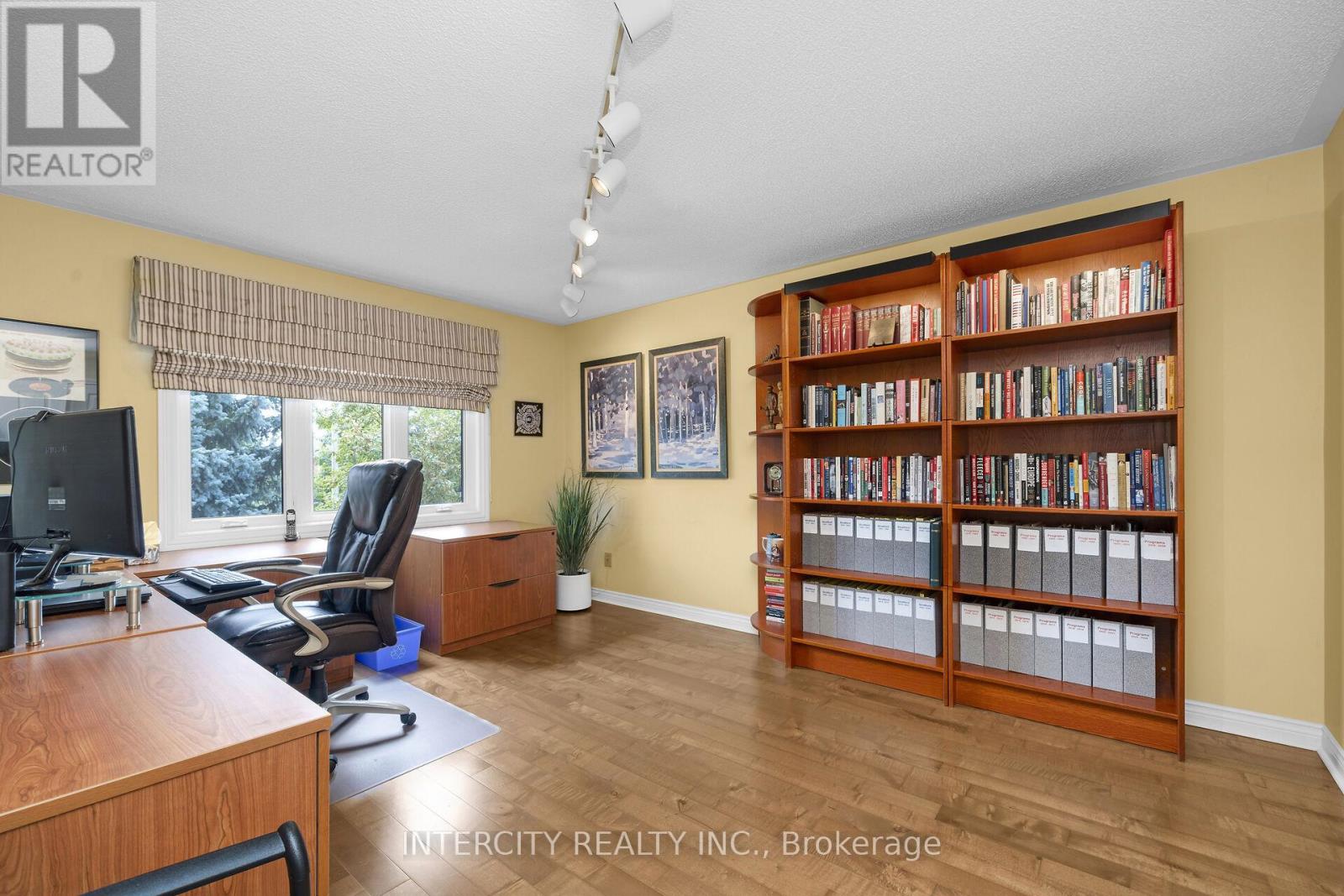 1574 Heritage Way, Oakville, Ontario  L6M 2Z5 - Photo 32 - W12424529