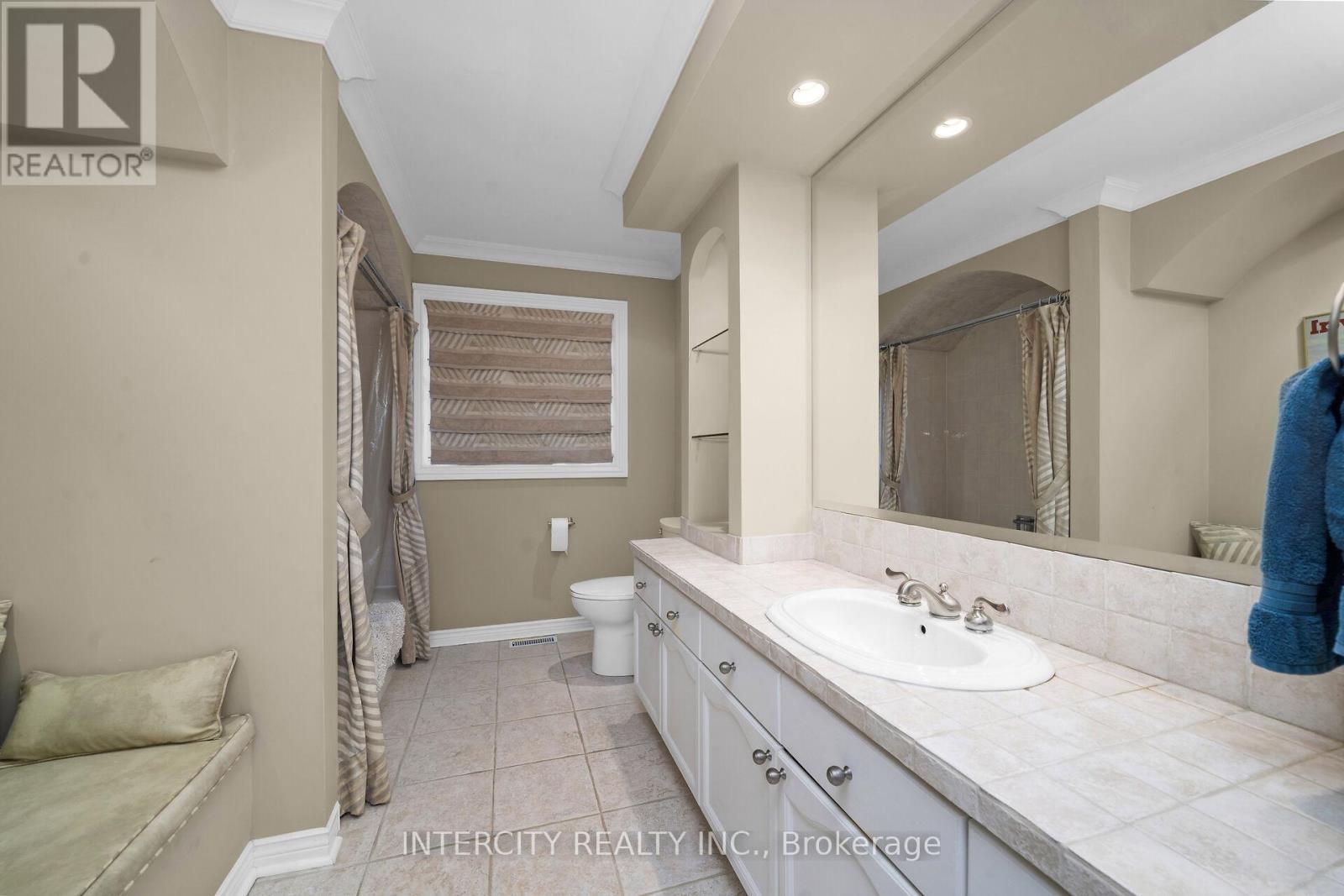 1574 Heritage Way, Oakville, Ontario  L6M 2Z5 - Photo 34 - W12424529
