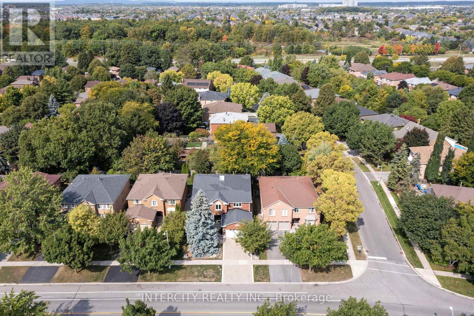 1574 Heritage Way, Oakville, Ontario  L6M 2Z5 - Photo 47 - W12424529