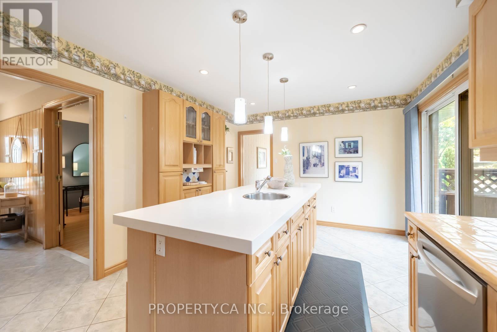 30 Bournemouth Road, Toronto, Ontario  M9A 2C7 - Photo 10 - W12424549